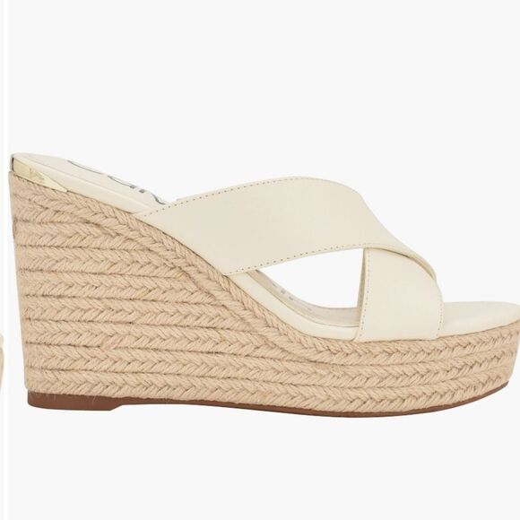 CALVIN KLEIN WOMEN’S WEDGE SANDALS IN CREAM NWOT SIZE SIX (6) SLIP ON ECHO - Picture 2 of 7